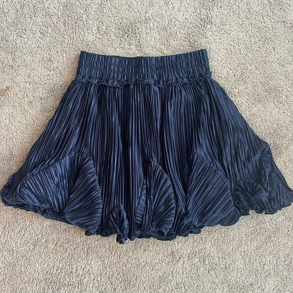 Bishop + young skirt - Picture 5 of 5